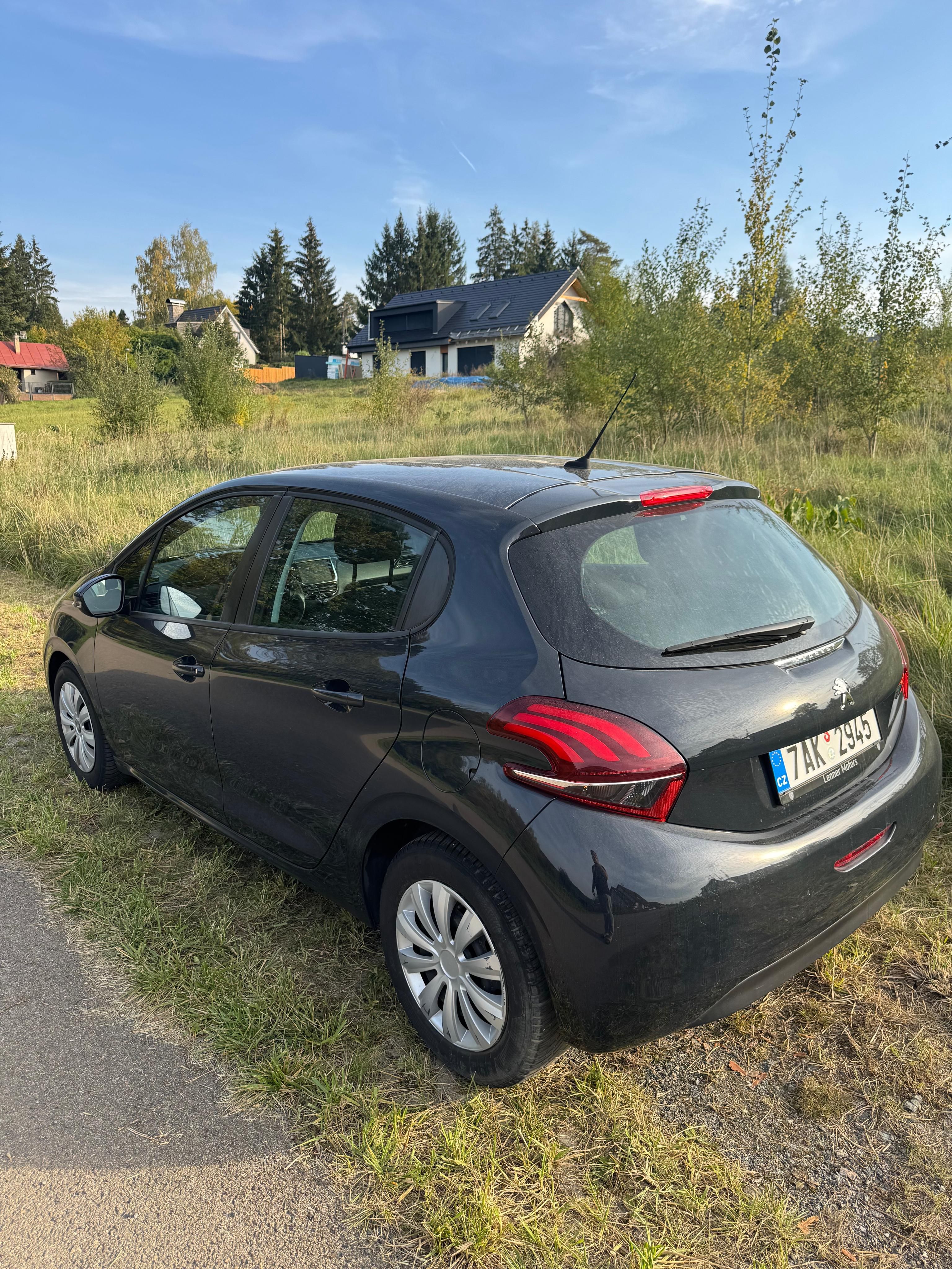 Peugeot 208, 1. MAJ., KUPOVÁNO NOVÉ V ČR - fotka 5