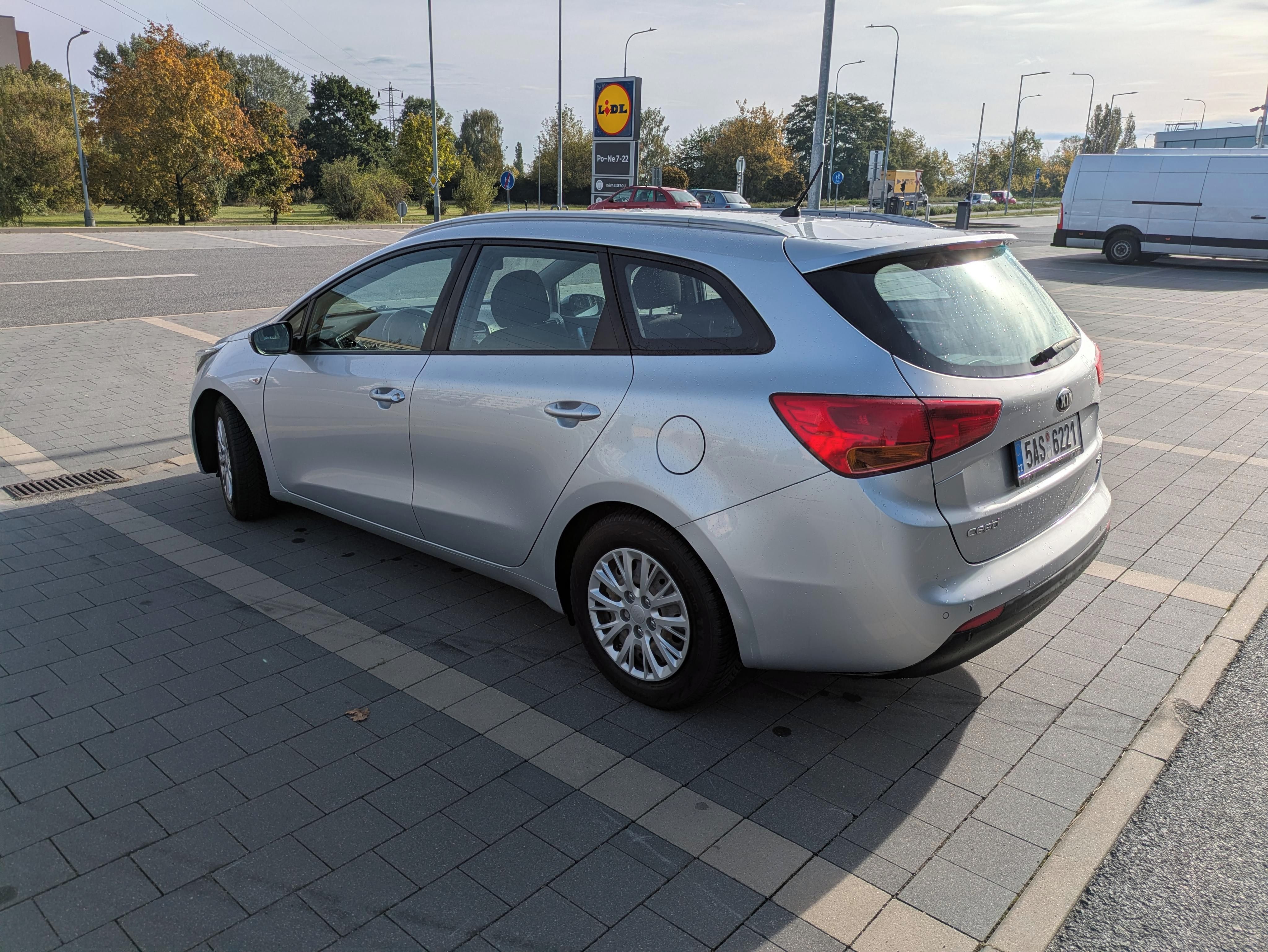 Kia Cee´d, Kia Cee'd kombi, 1,4crdi 2.maj - fotka 4