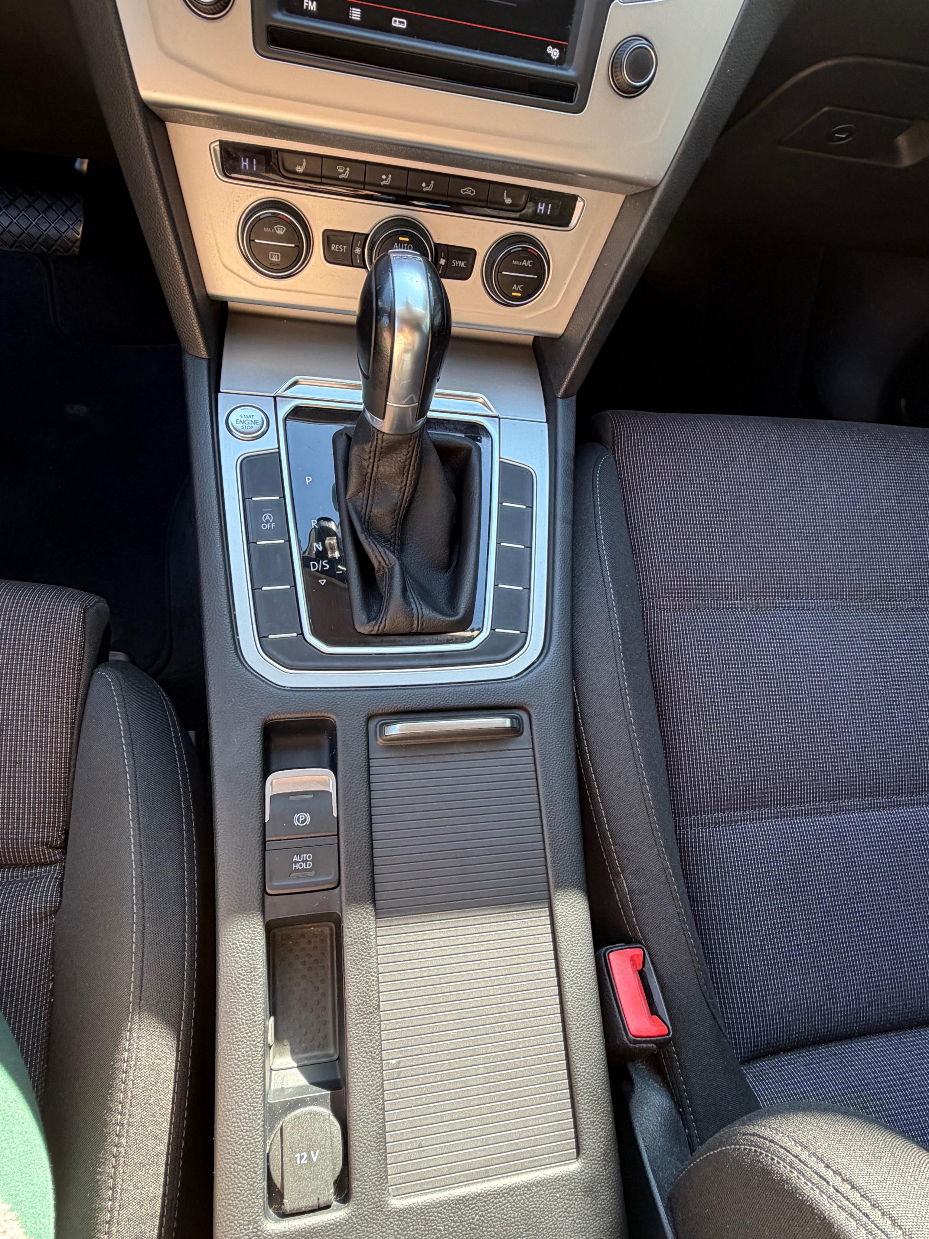Volkswagen Passat, Comfort line,2.0 TDI,110kW,DSG - fotka 5