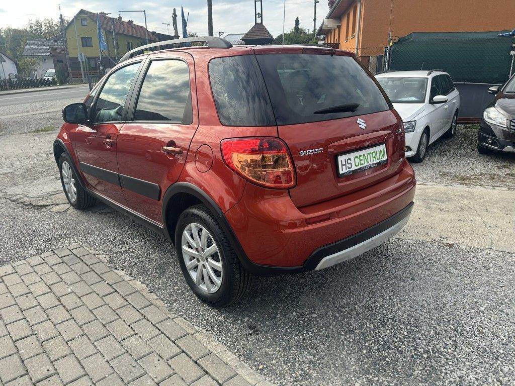 Suzuki SX4, Suzuki SX4 1.6i 88kW 4x4 - fotka 6