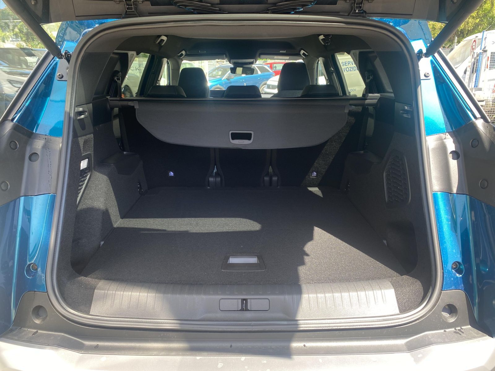 Peugeot 5008, GT Hybrid 145 e-DCS6 SUMMER B - fotka 6