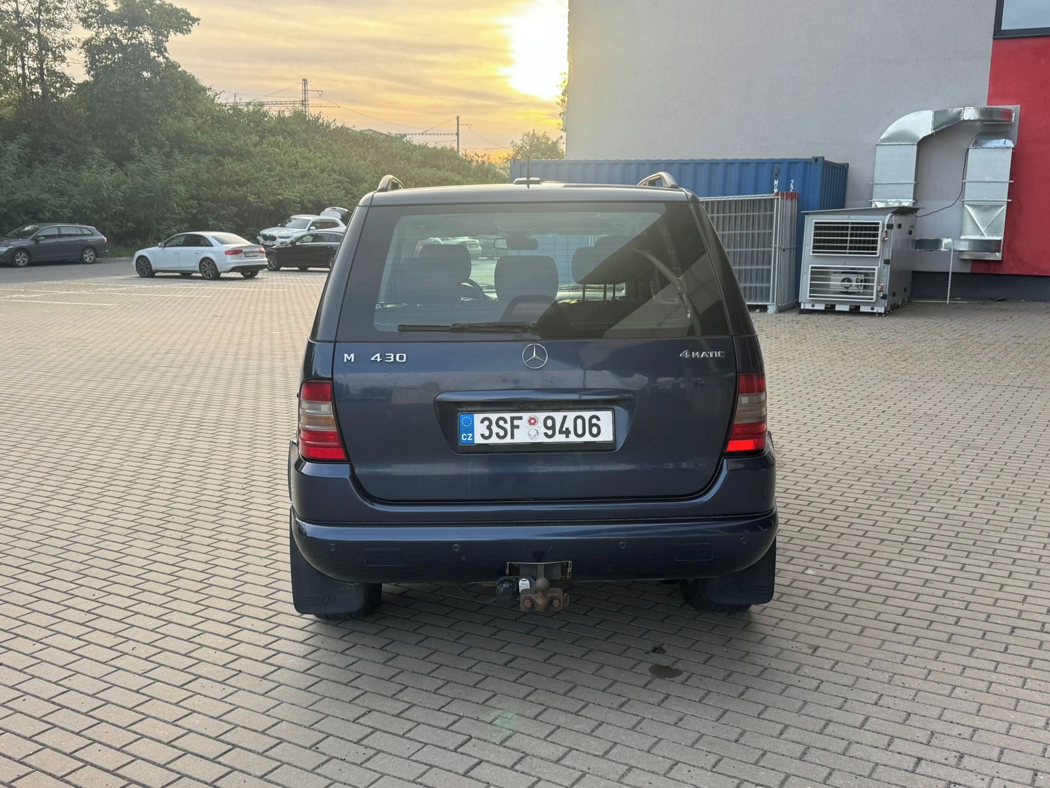 Mercedes-Benz ML, 430 V8, 200kw Aut. Nová STK - fotka 4