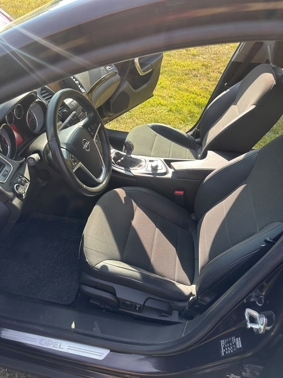 Opel Insignia, 2.0 D 118kw - fotka 6