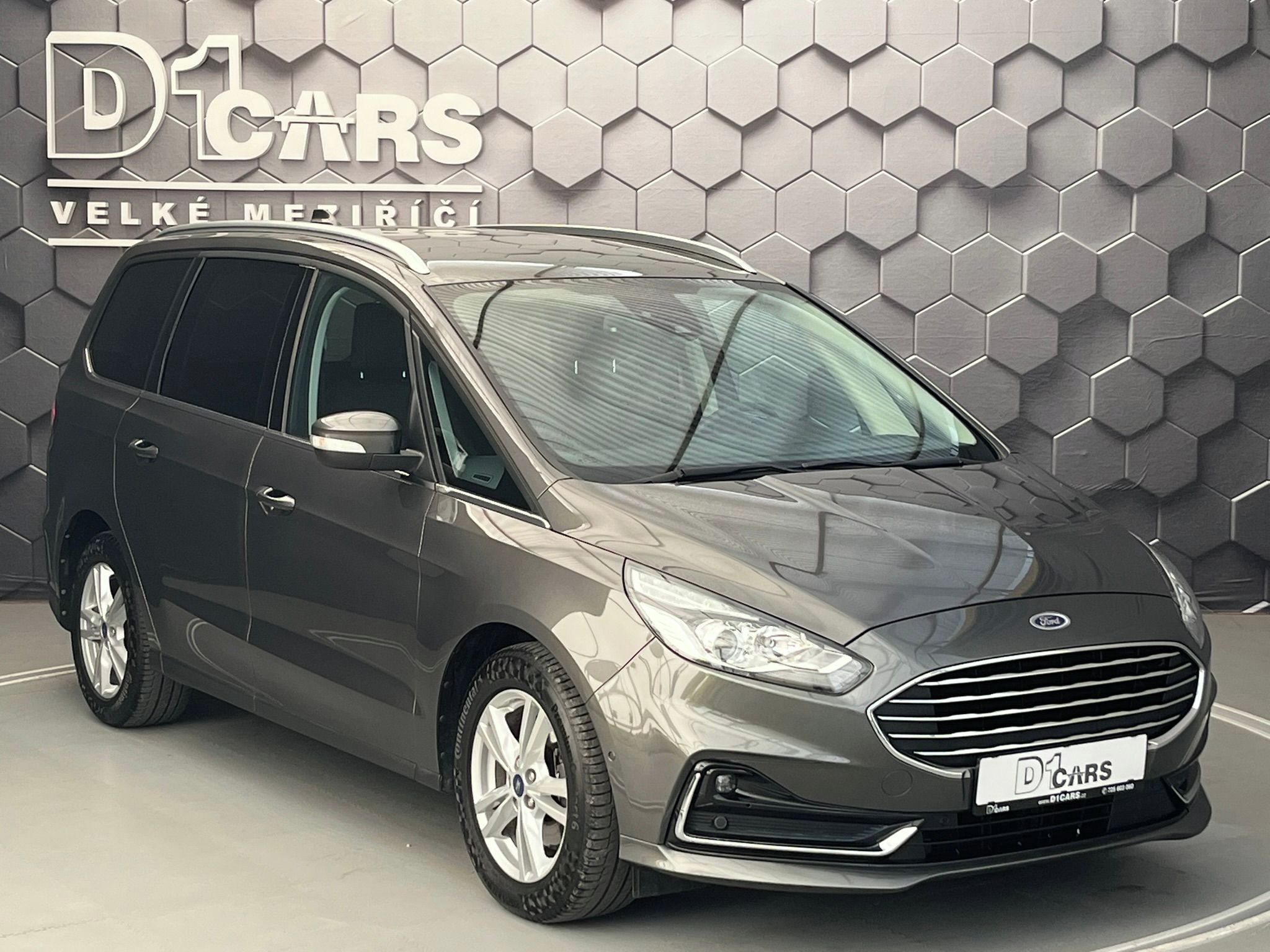 Ford Galaxy, 2.5 HEV Titanium 7míst - fotka 5