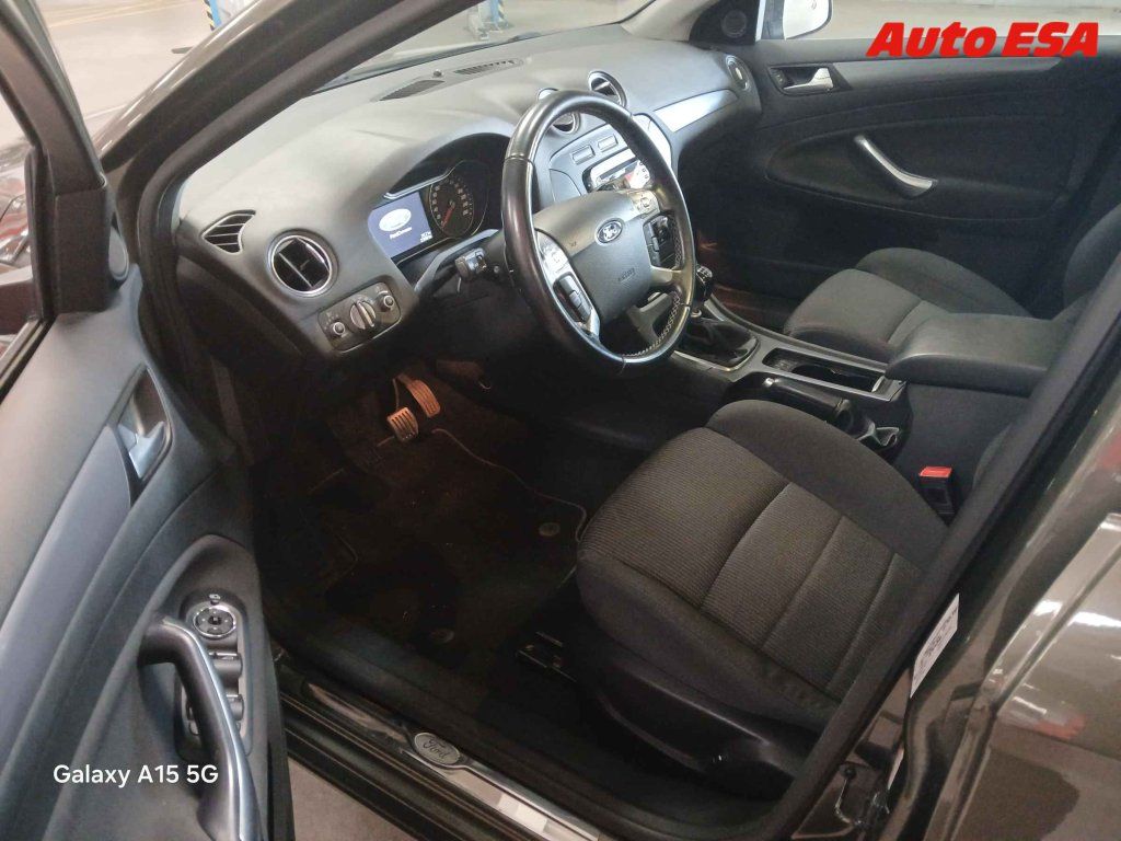 Ford Mondeo, 2.2,ČR - fotka 3