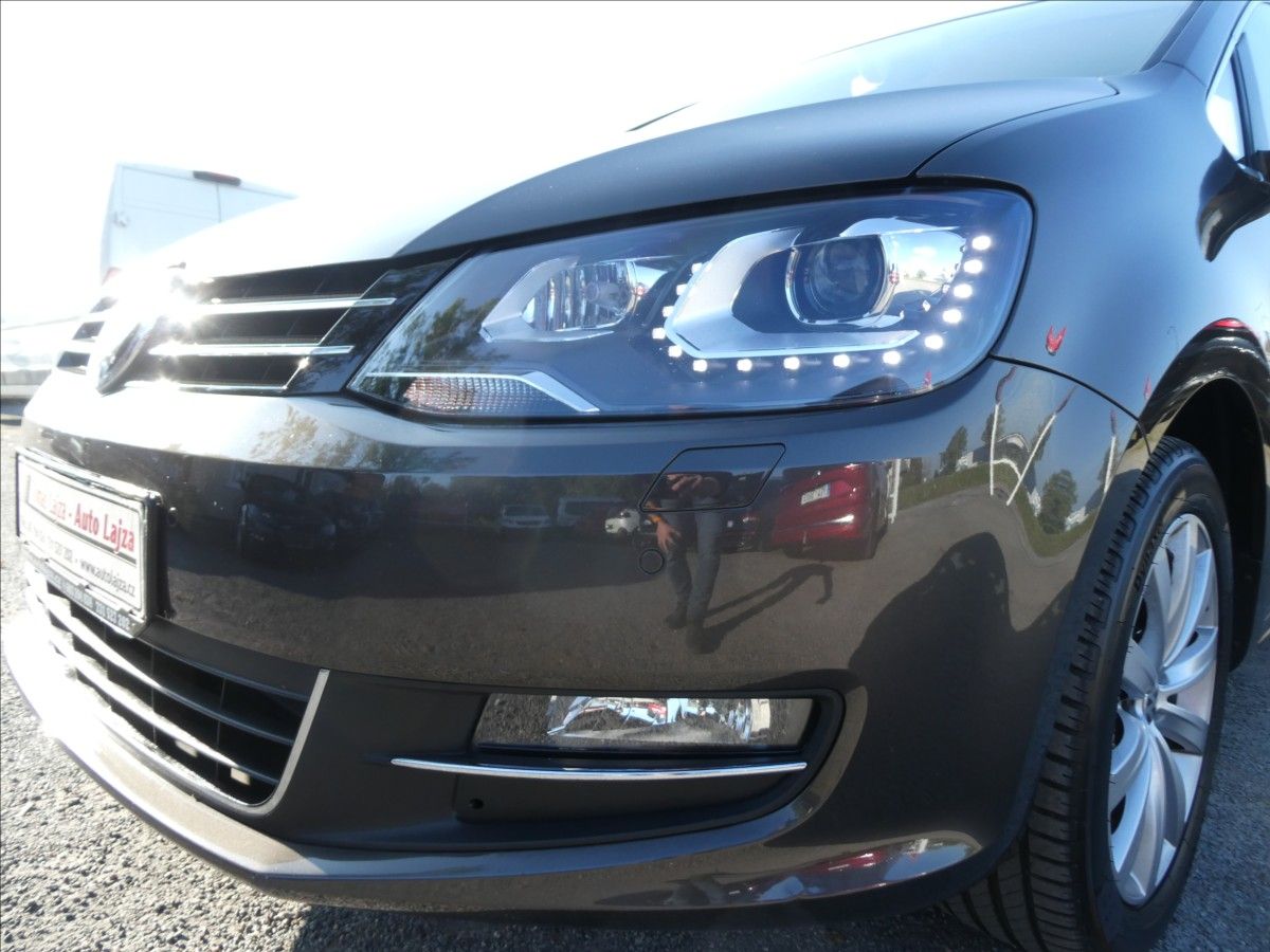 Volkswagen Sharan, 2,0 TDi HIGHLINE,7.MÍST,1.MAJ. - fotka 4