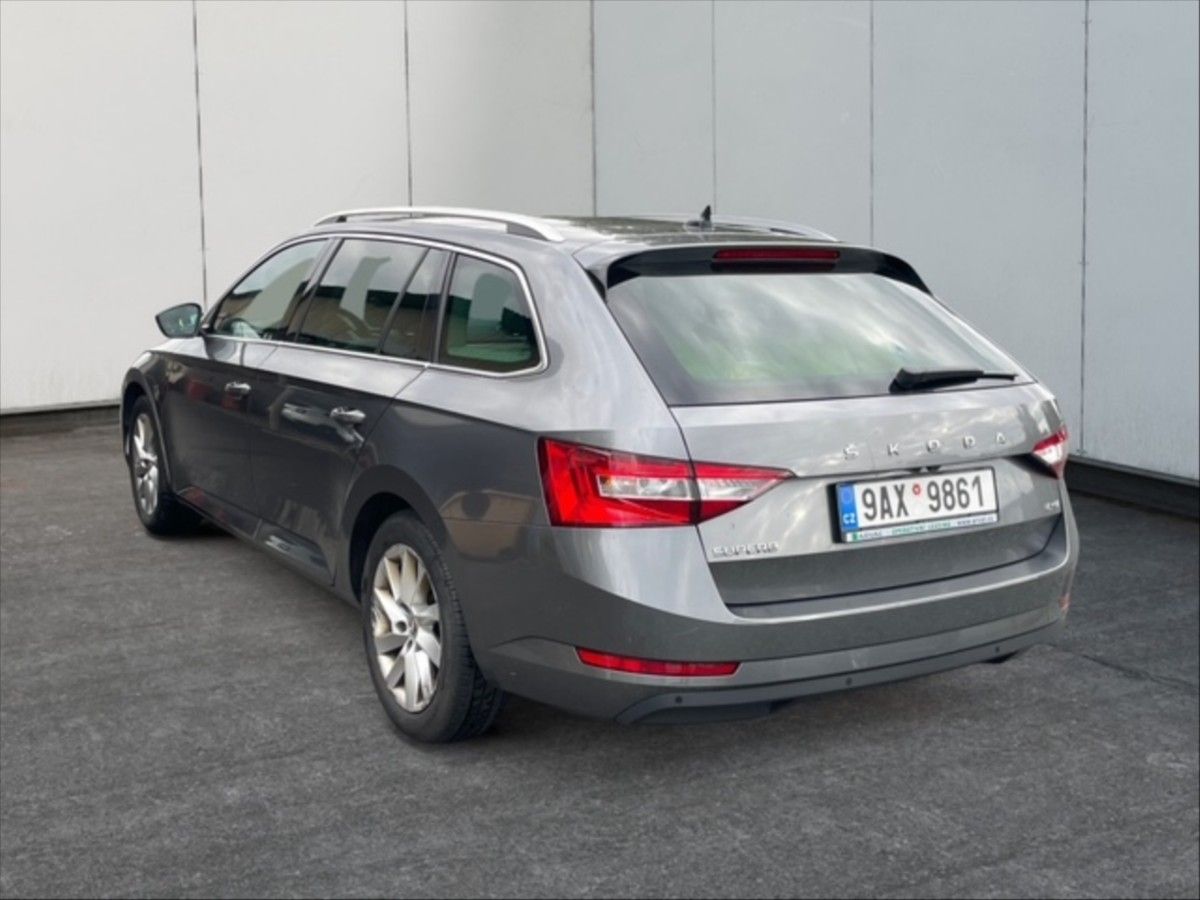 Škoda Superb, 2,0 TDI 147 4x4 Style DSG - fotka 4