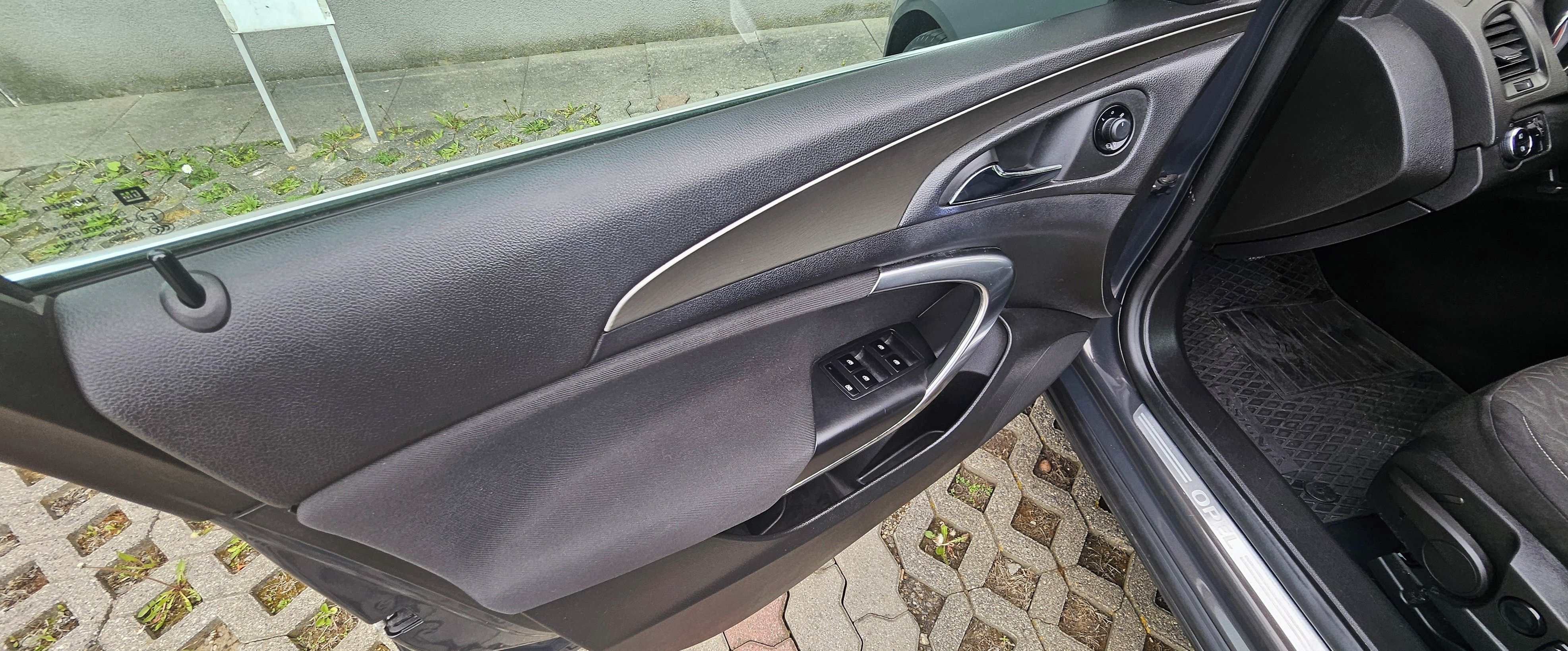 Opel Insignia, 2.0 CDTI + tažné a zimní pneu - fotka 6