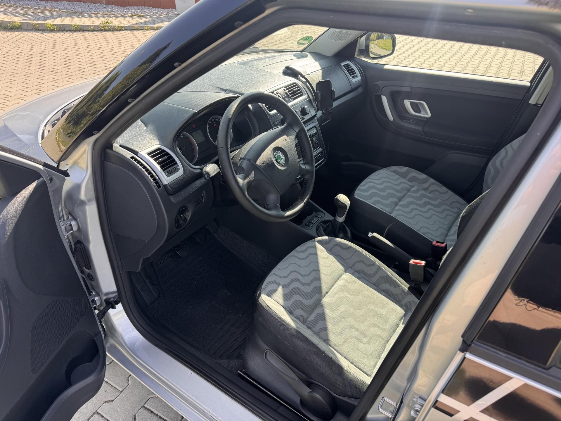 Škoda Fabia, 1.4i 63Kw Ambition - fotka 6