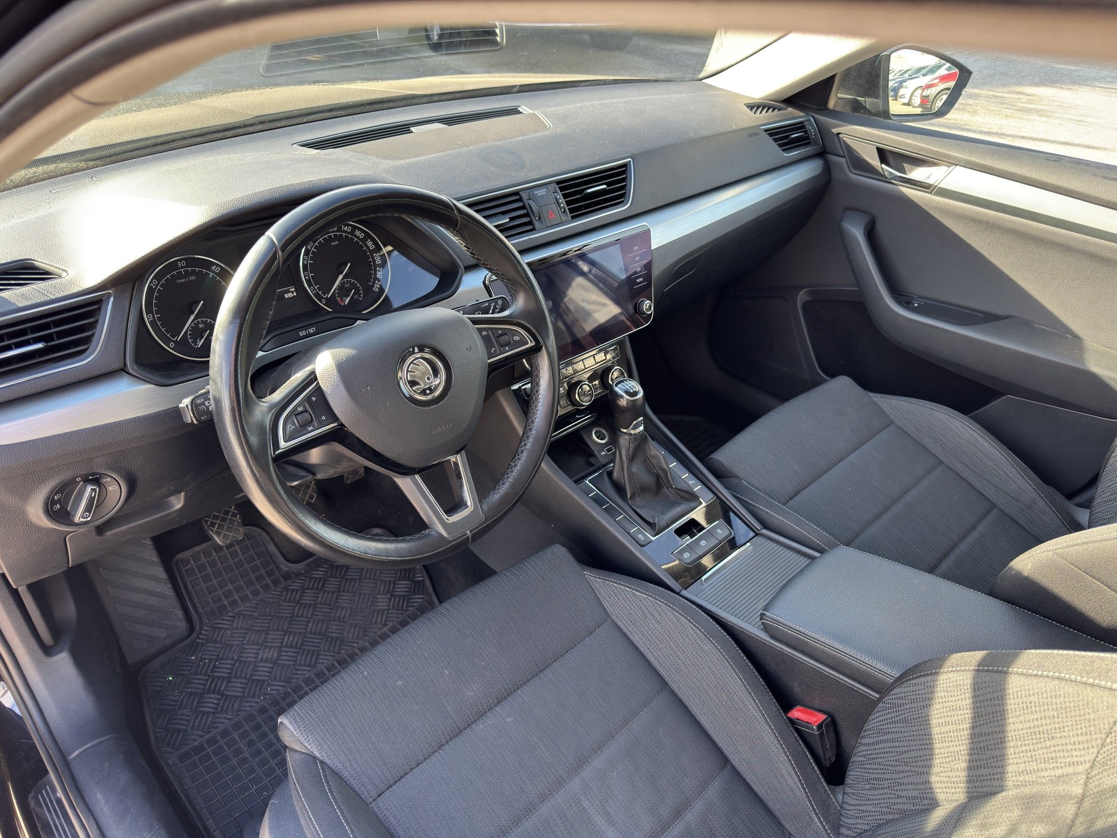 Škoda Superb, 1.6 TDi 88 kW Ambition - fotka 5