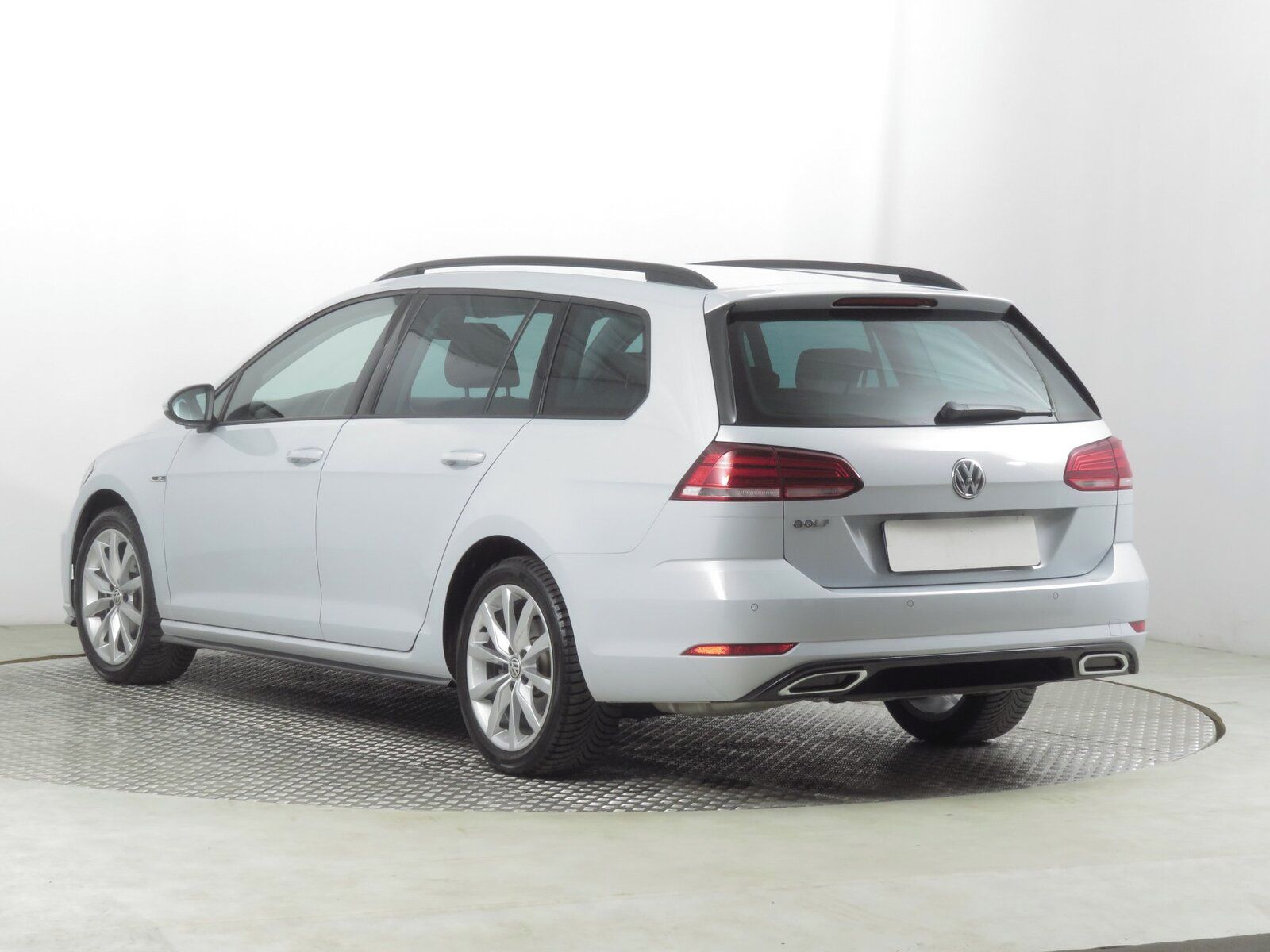 Volkswagen Golf, 1.5 TSI, R-Line - fotka 4