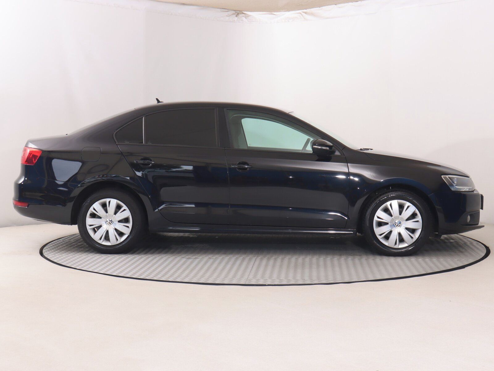 Volkswagen Jetta, 1.6 TDI, Serv.kniha - fotka 6