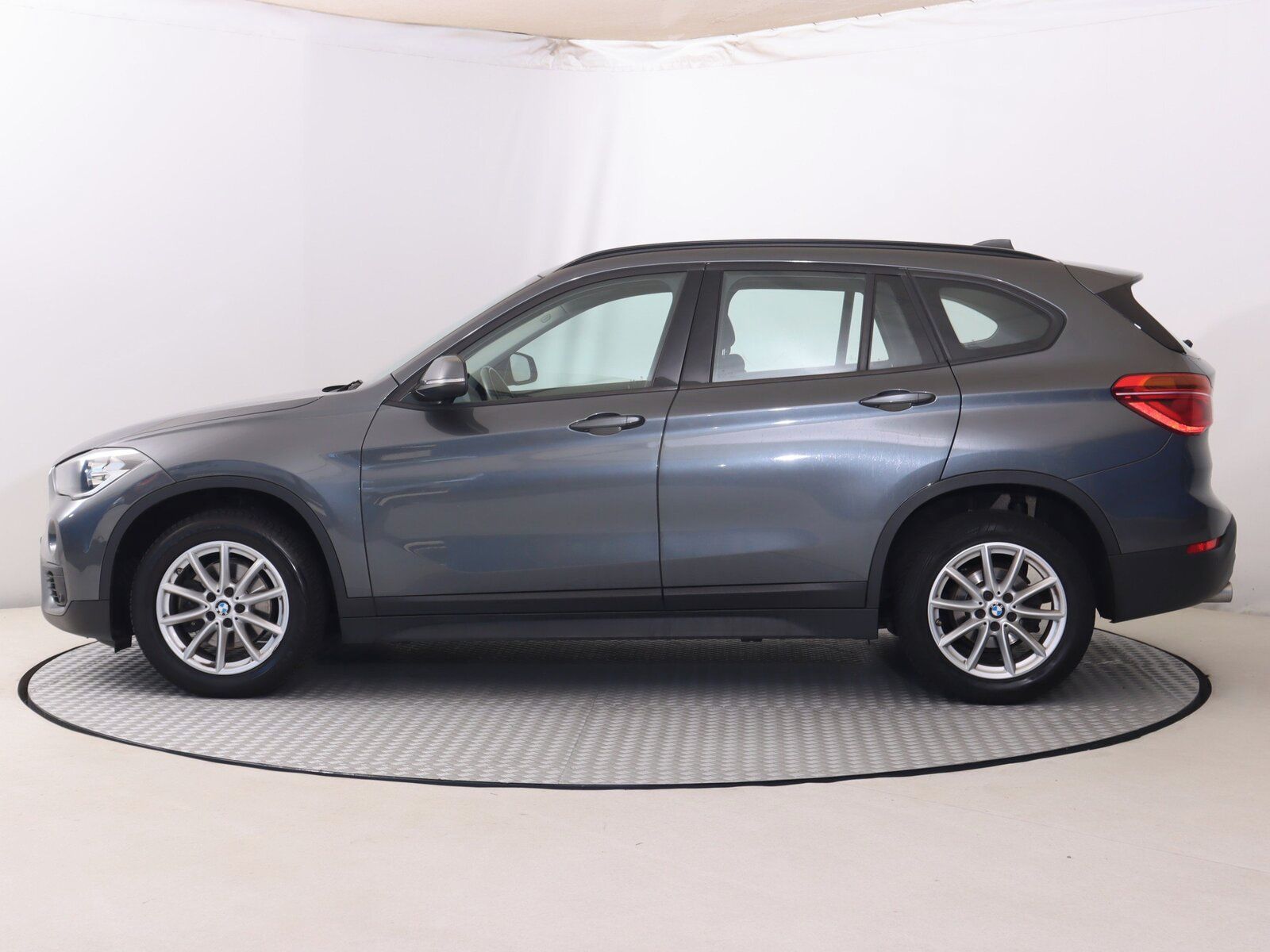 BMW X1, sDrive18i, Automat, Serv.kniha - fotka 3