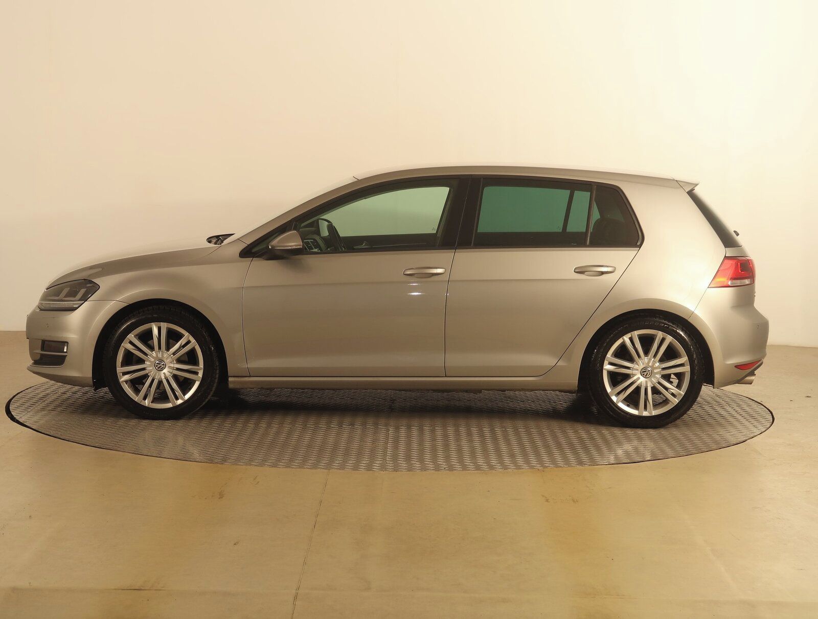 Volkswagen Golf, 1.4 TSI, Automat, Serv.kniha - fotka 3
