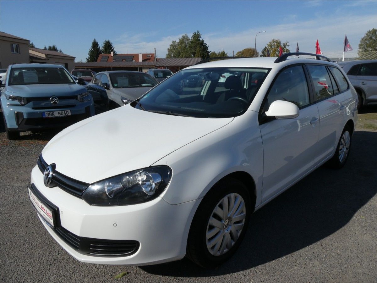 Volkswagen Golf, 1,2 TSi 77kW serviska, klima - fotka 3