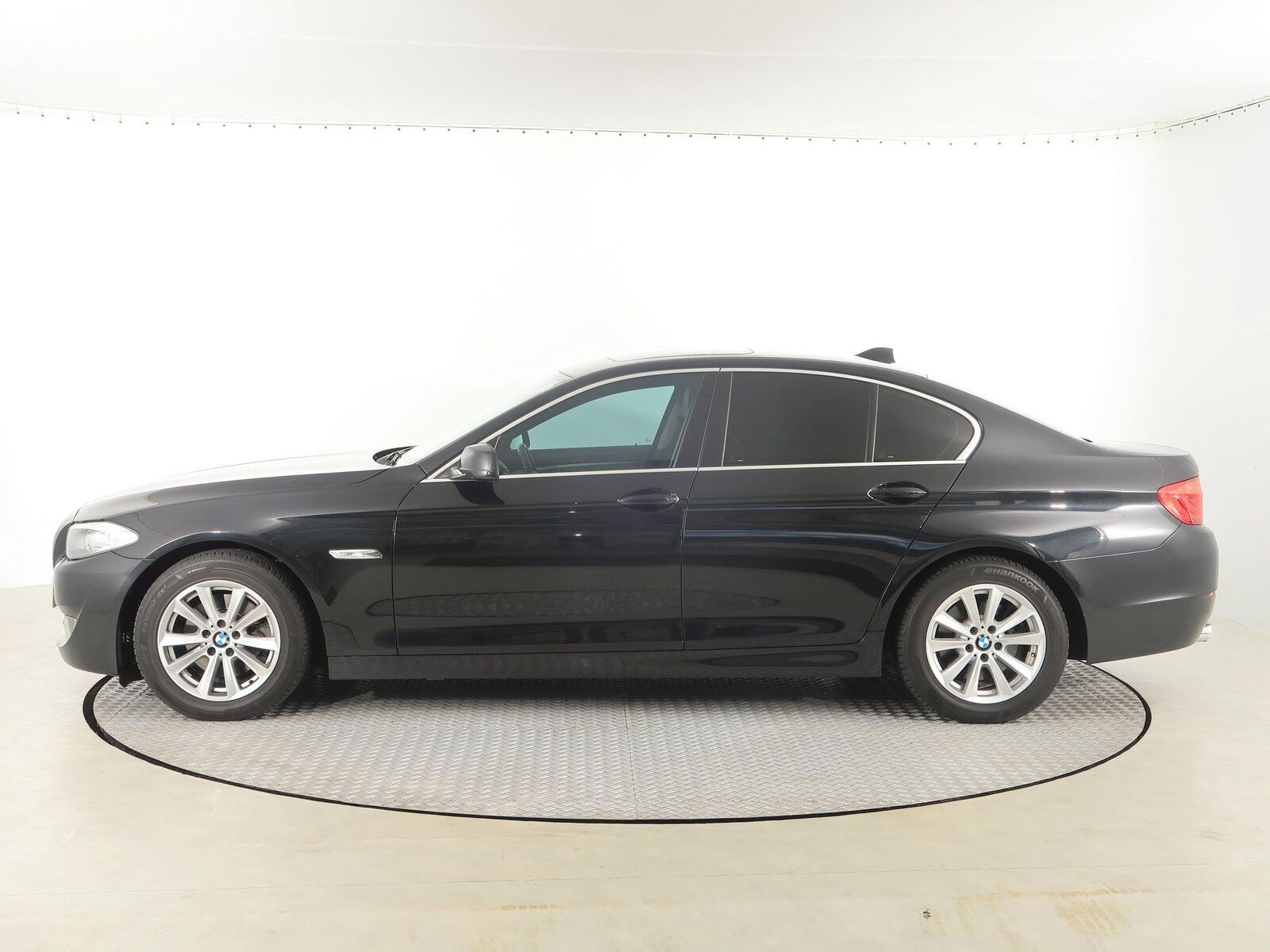 BMW Řada 5, 520i, Automat - fotka 3