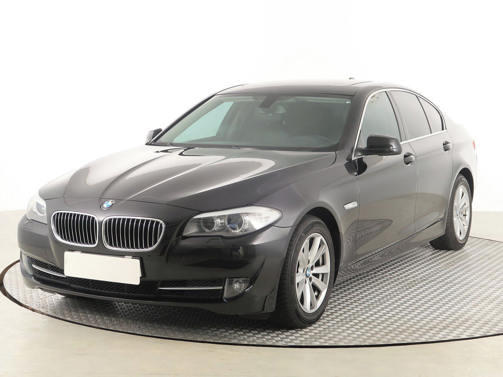 BMW Řada 5, 520i, Automat - fotka 2
