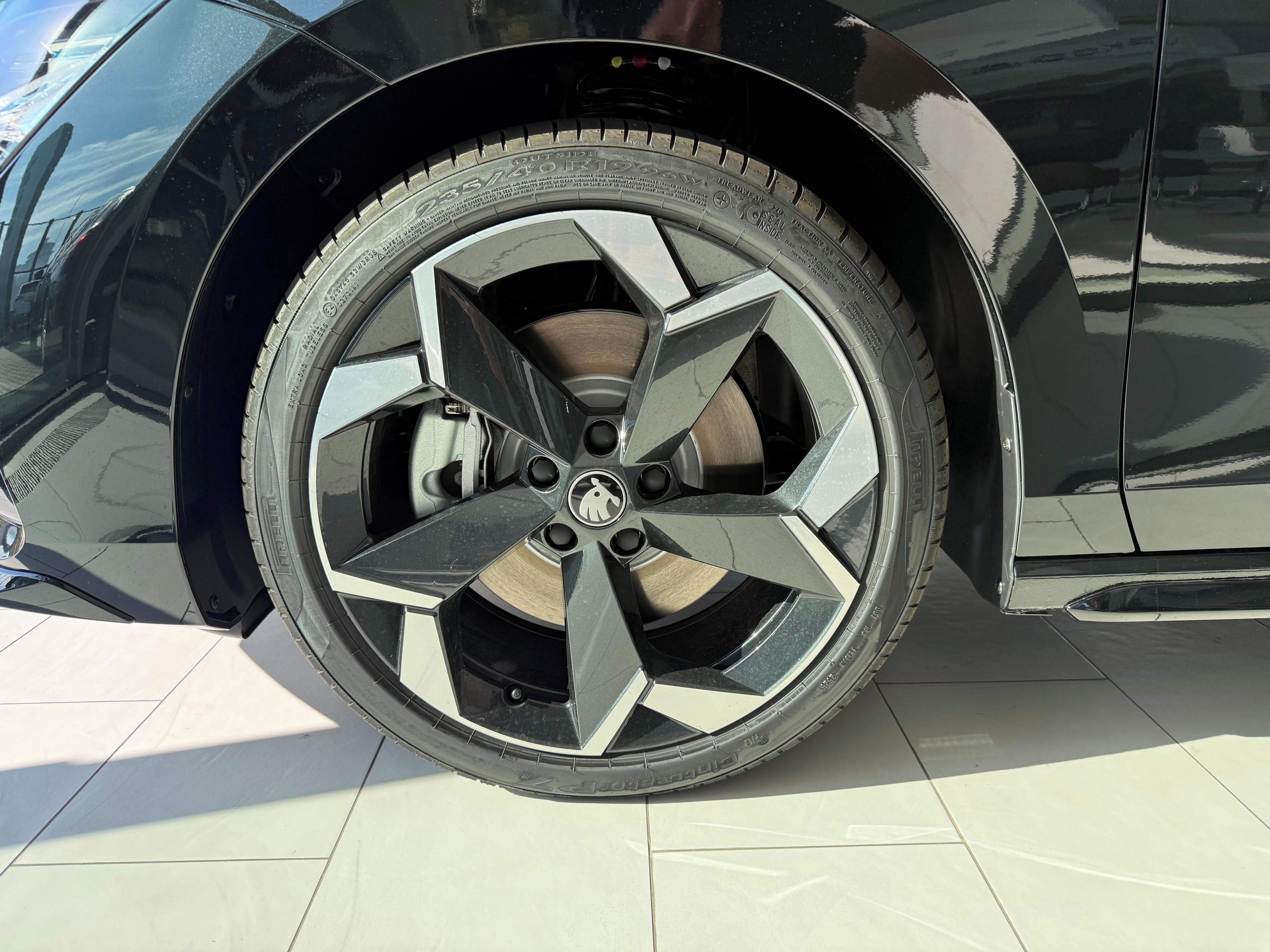 Škoda Superb, 2,0 TDI 142 kW 4x4 - fotka 4