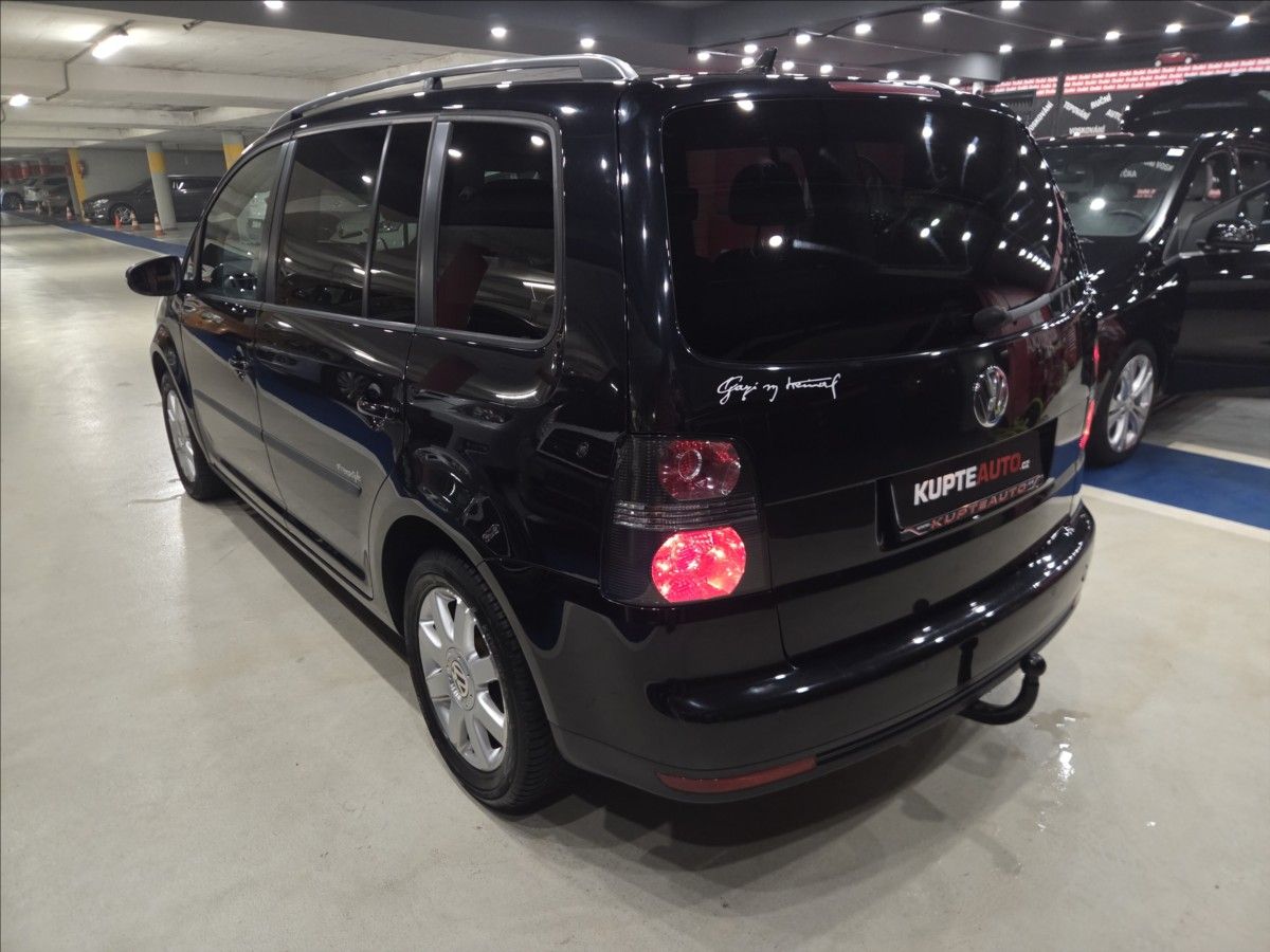 Volkswagen Touran, 1,4 TSi - automat - fotka 4