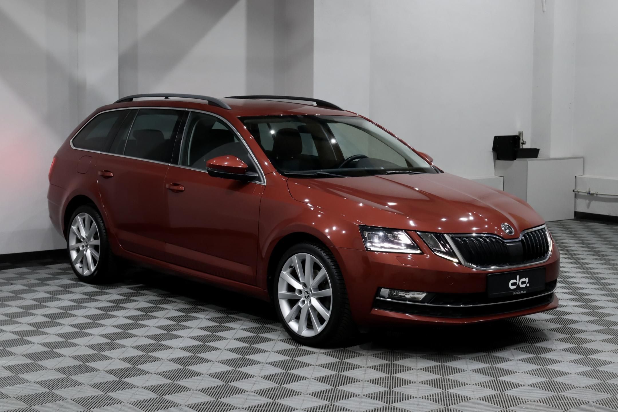 Škoda Octavia, 3 FL Combi 1.4 TSI 110 kW DSG - fotka 2
