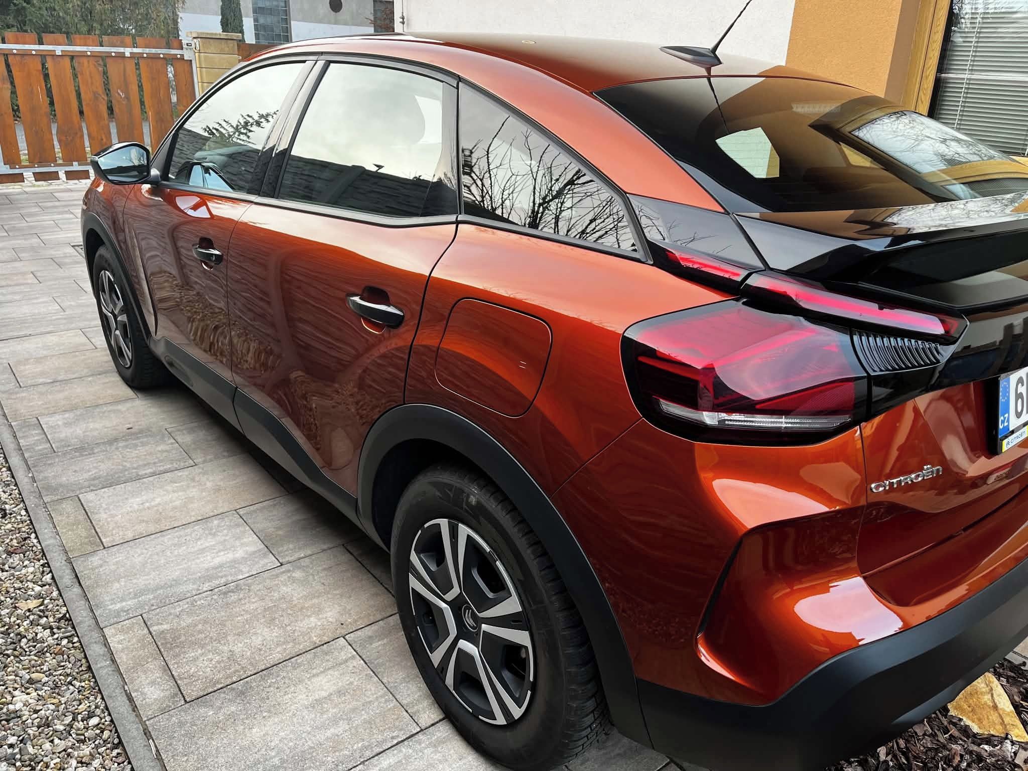 Citroën C4, Citroën C4 1.2 PureTech 74 kW - fotka 4