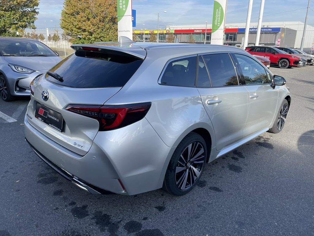 Toyota Corolla, 2.0 HEV - fotka 4