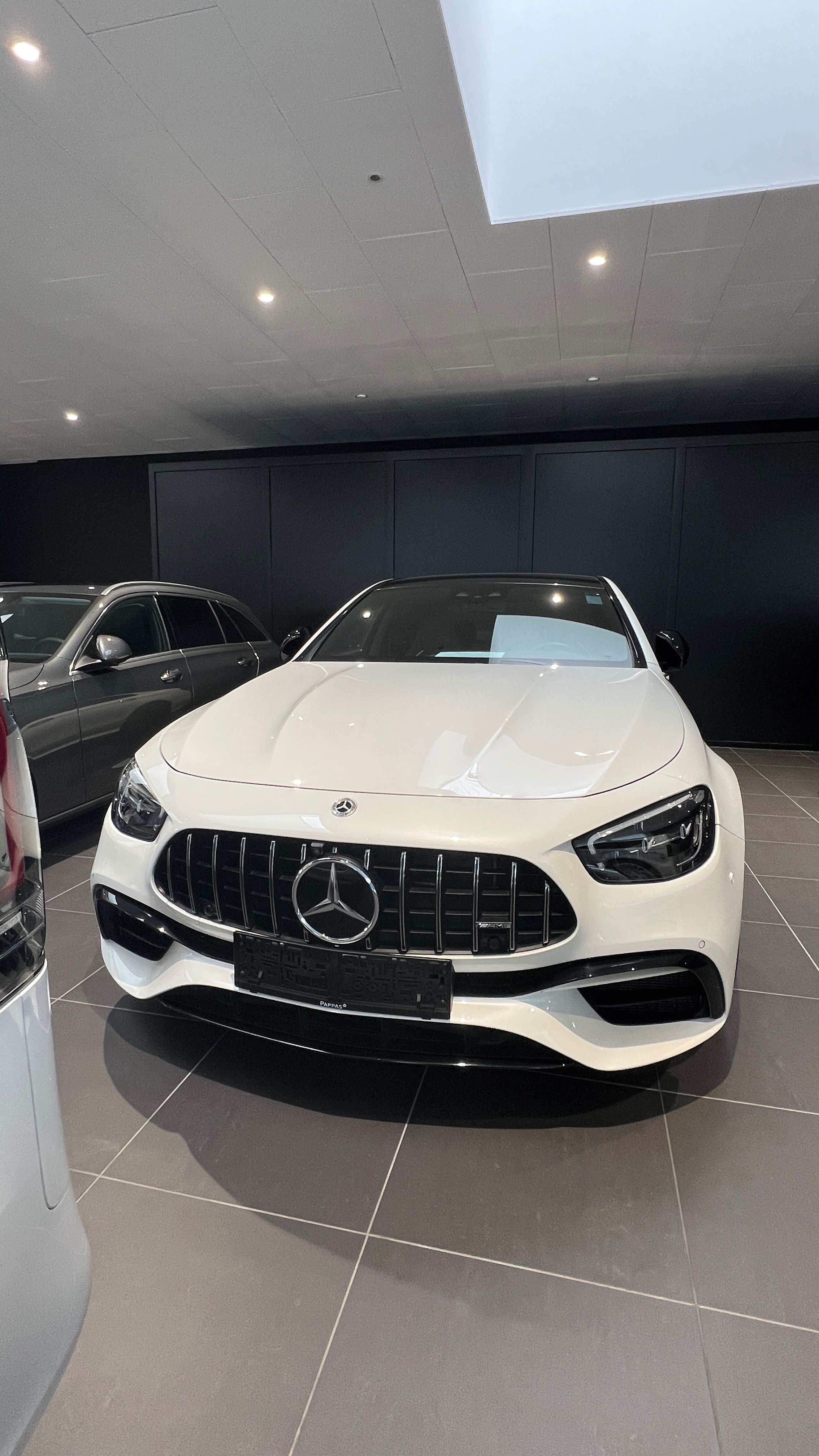 Mercedes-Benz Třídy E, E63s AMG - fotka 5