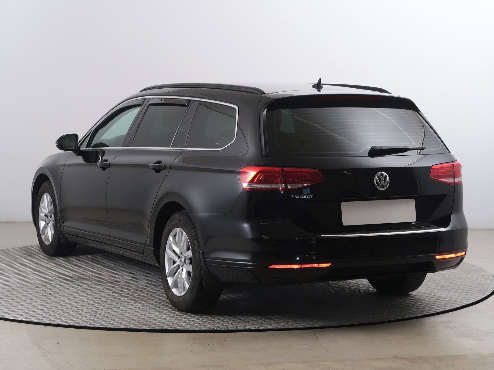 Volkswagen Passat, 2.0 TDI, Automat - fotka 4