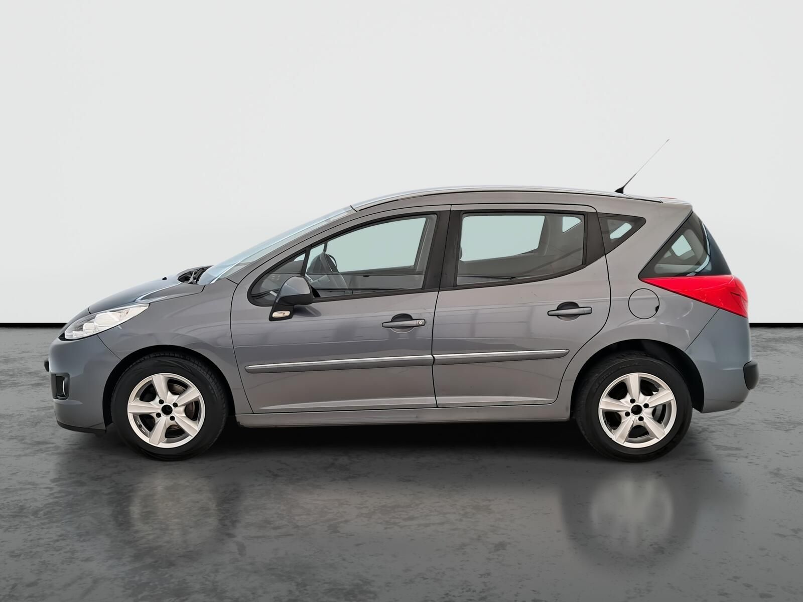 Peugeot 207, 1.4, ČR,1.maj, po STK - fotka 3
