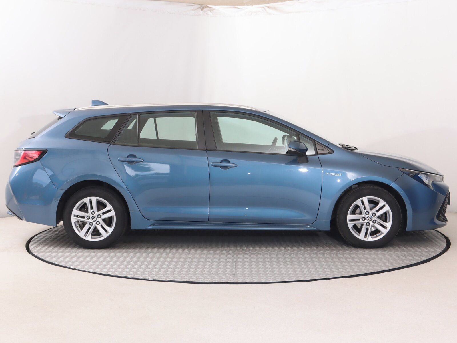 Toyota Corolla, 1.8 Hybrid, Automat - fotka 6