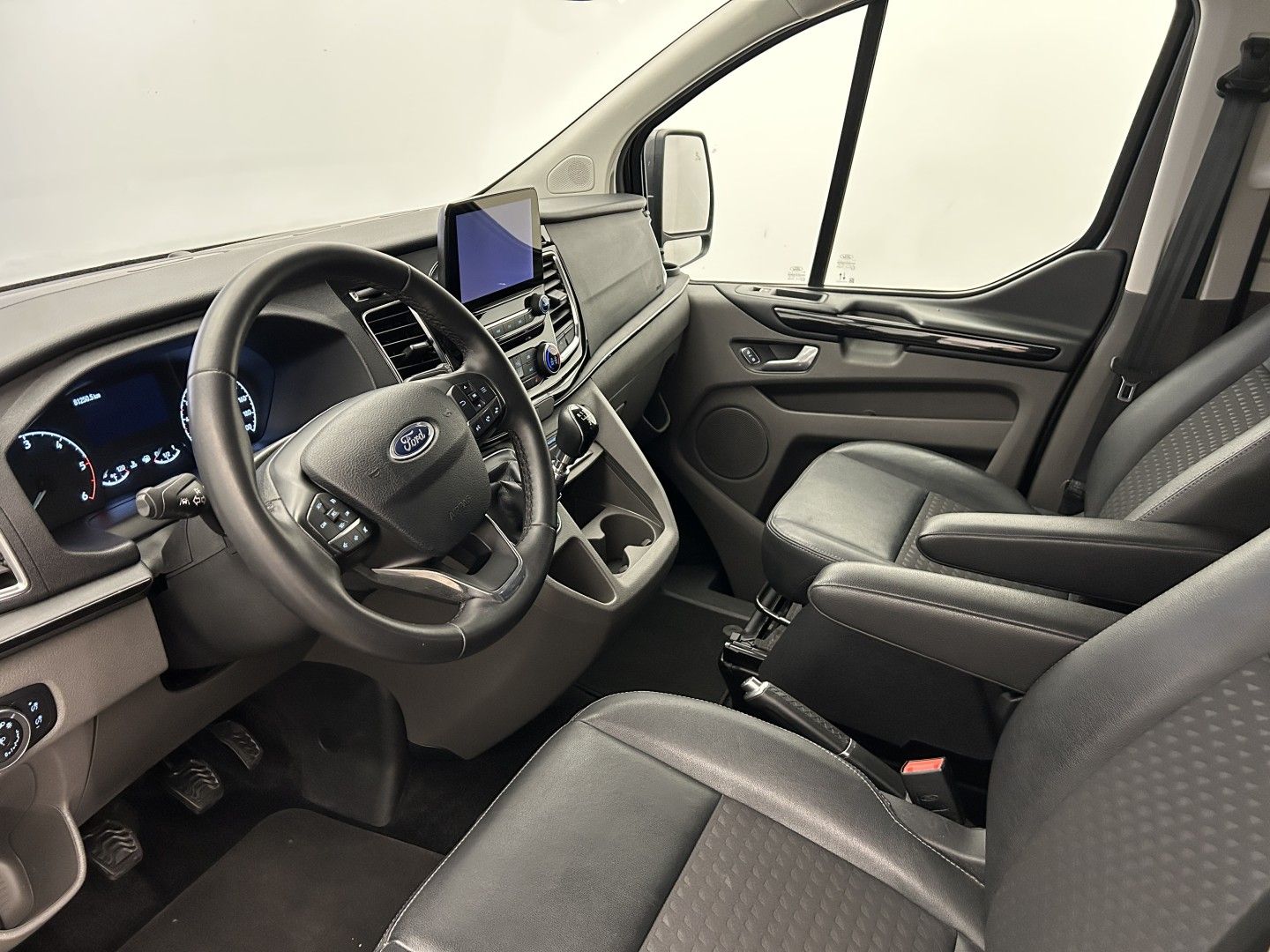 Ford Tourneo Custom, 2.0TDCI 110kW - fotka 6