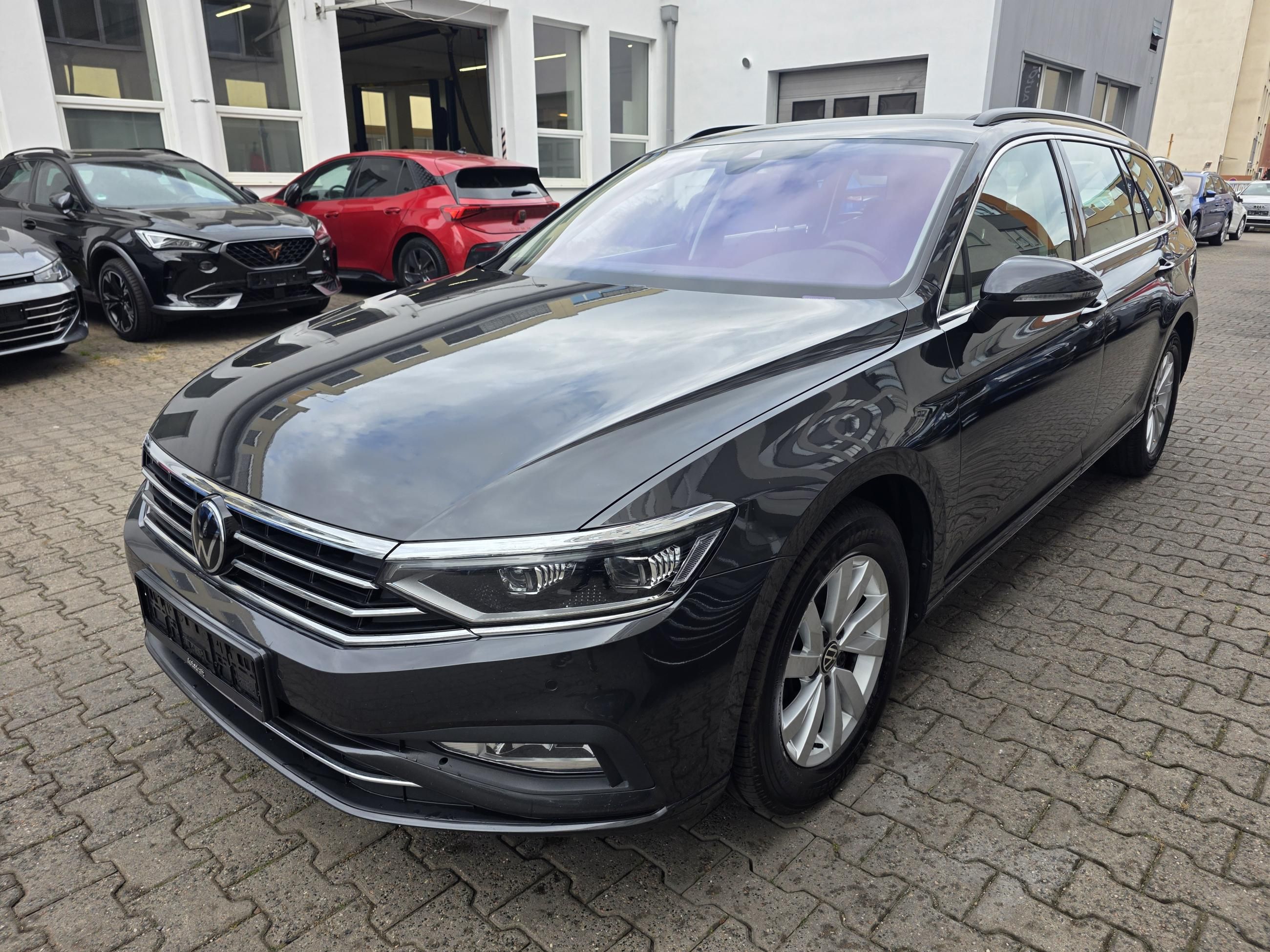 Volkswagen Passat Variant, 2.0 TDI 110kW DSG / Tažné - fotka 2