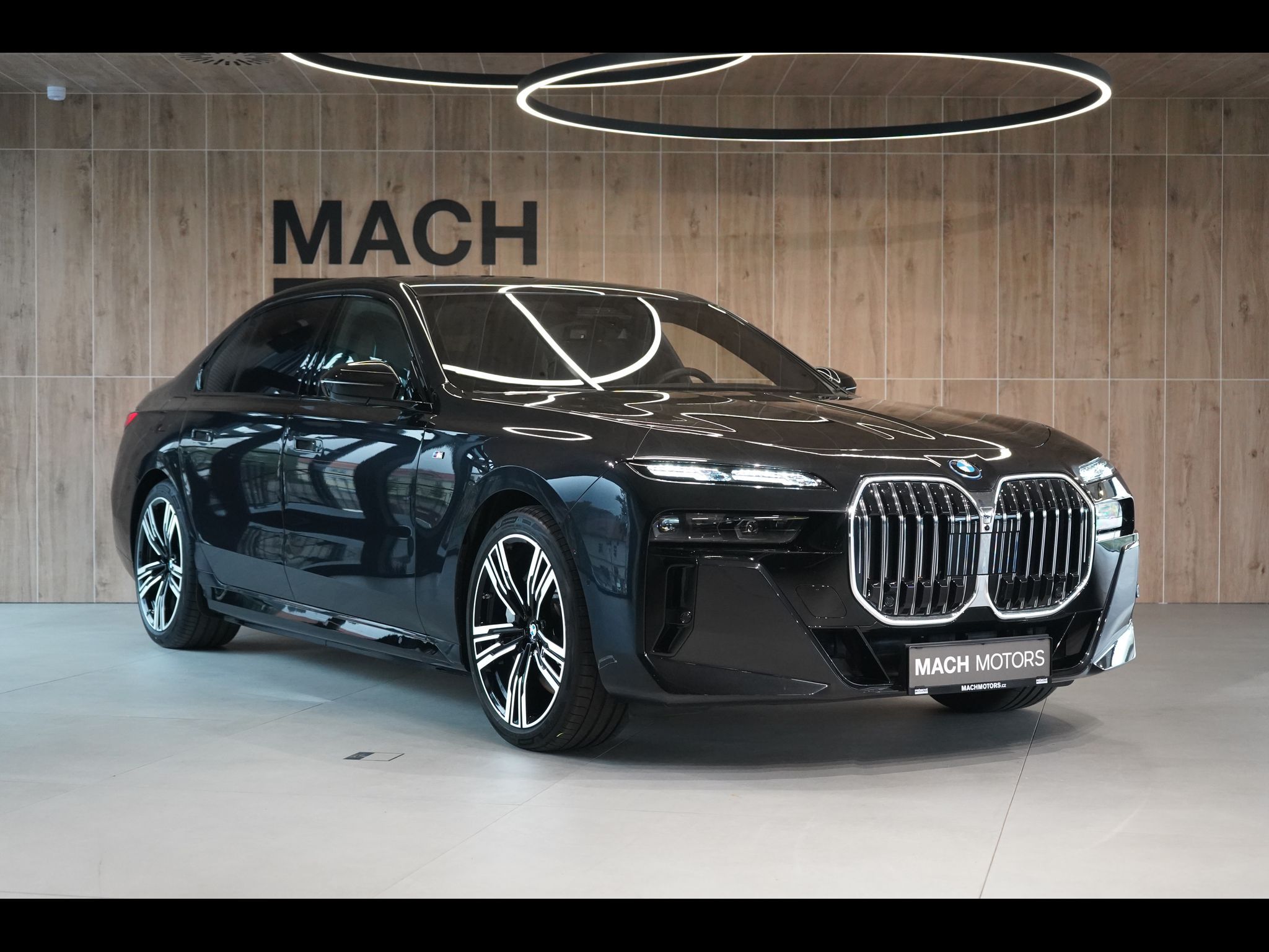 BMW Řada 7, 750e xDrive,Televize,EL. dveře - fotka 4