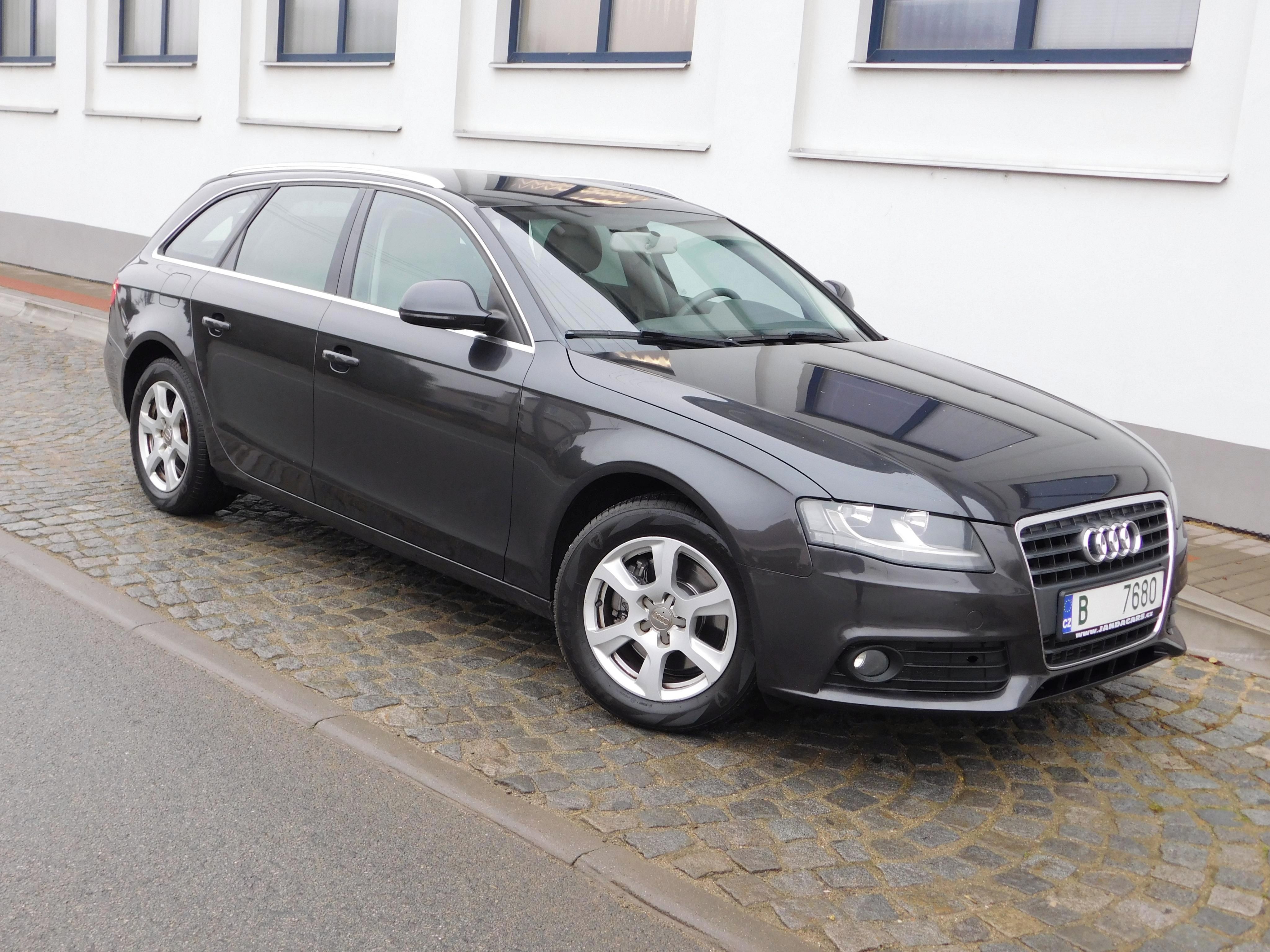 Audi A4, A4 Avant 2.0 tdi,105 kw,,PĚKNÁ
