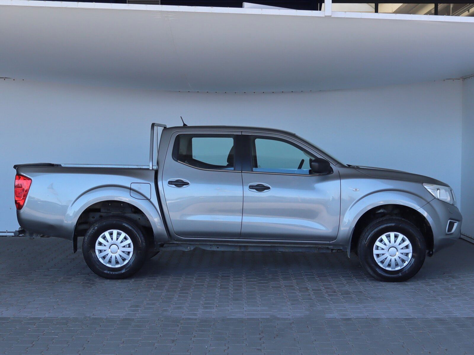 Nissan Navara, 2.3 dCi, 4X4, Serv.kniha - fotka 6