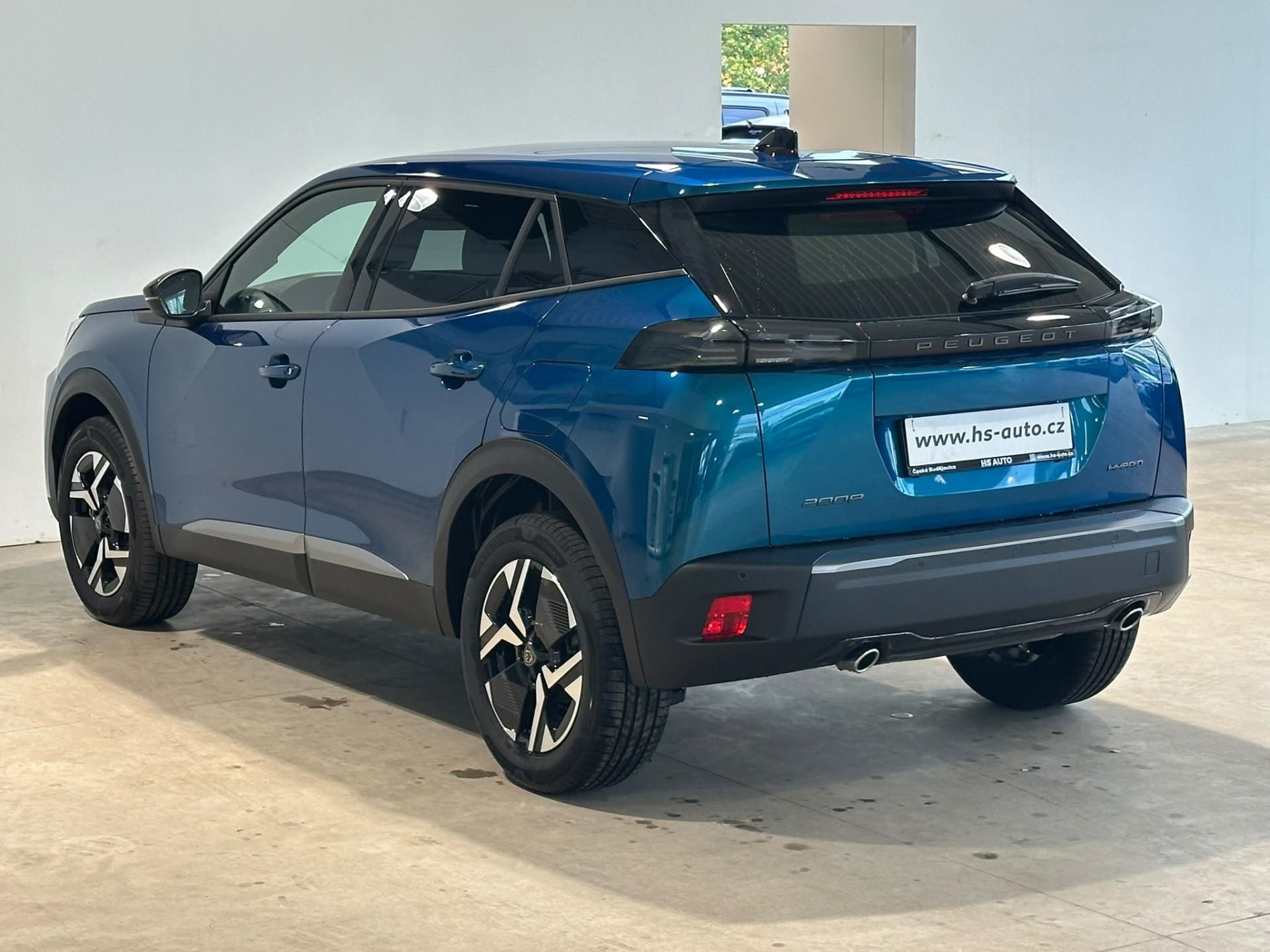 Peugeot 2008, ALLURE Hybrid 145 e-DCS6 - fotka 4