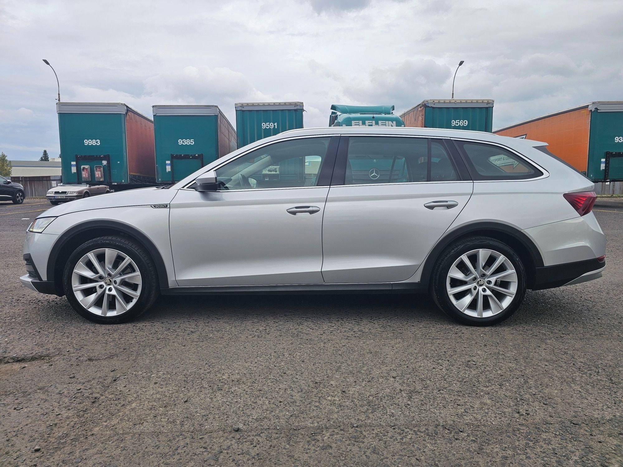 Škoda Octavia, Scout, MATRIX, HEAD-UP, 4X4 - fotka 2