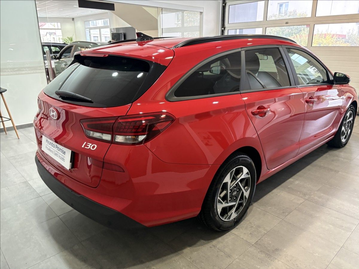 Hyundai i30, 1,5 T-GDI DCT Family - fotka 5