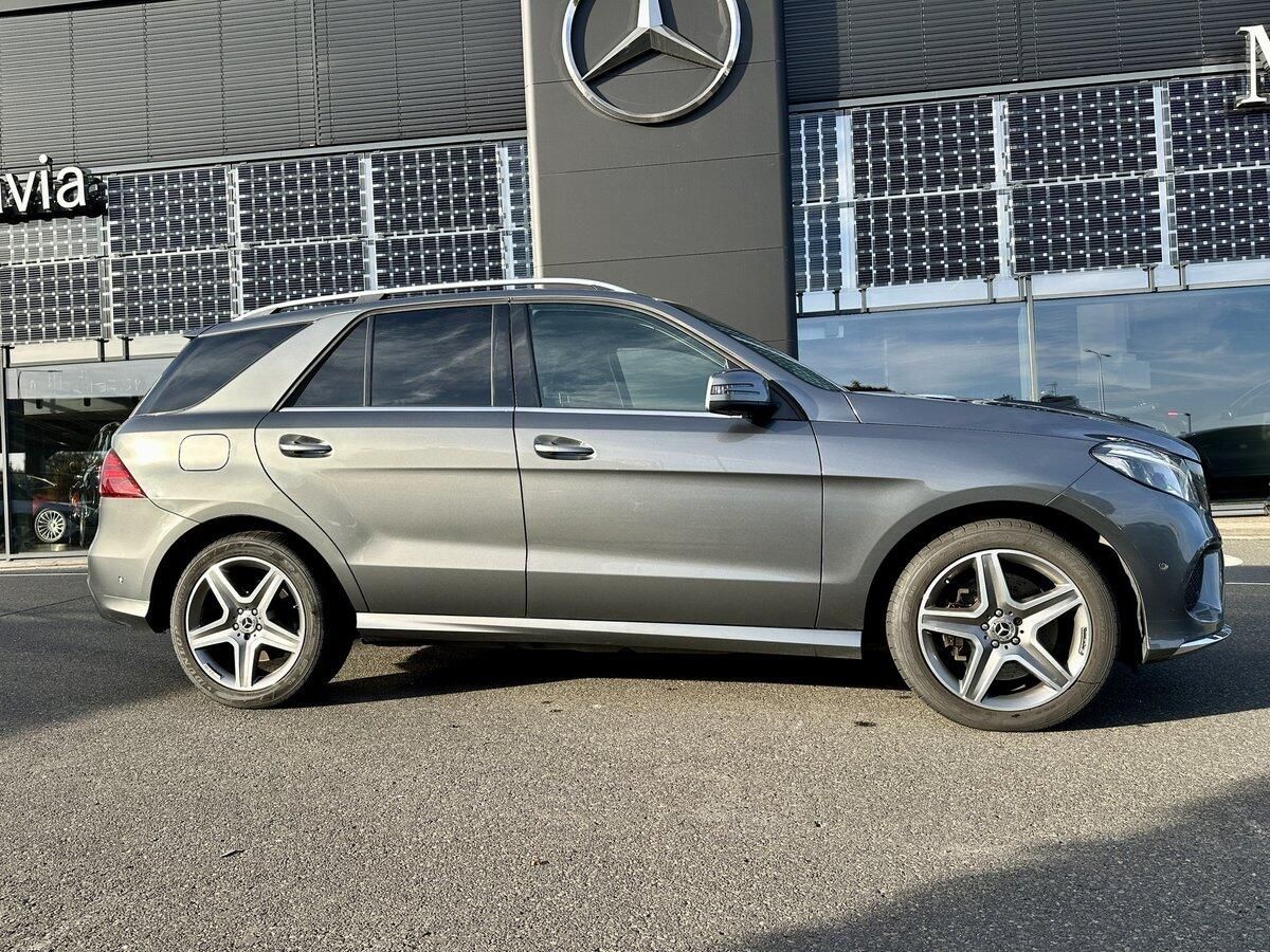 Mercedes-Benz GLE, 400 4MATIC - fotka 2