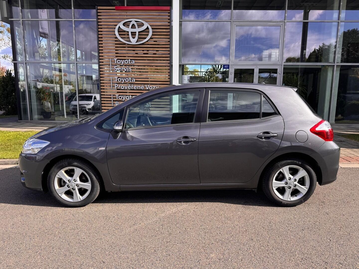 Toyota Auris, 1.6 - fotka 5