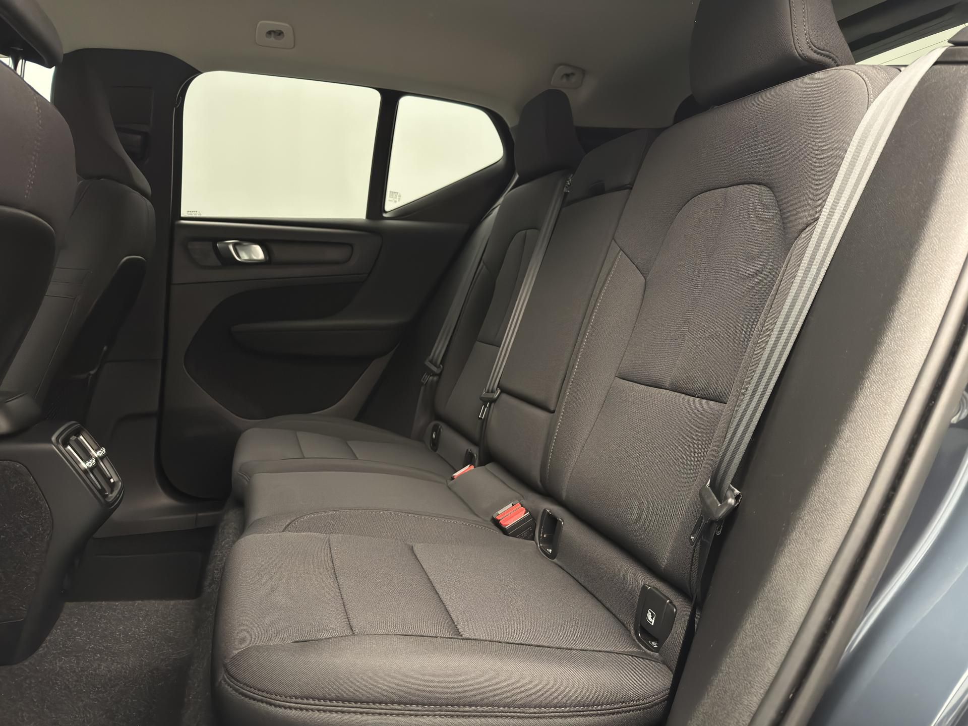 Volvo XC40, T3 MOMENTUM CZ 1.maj - fotka 6