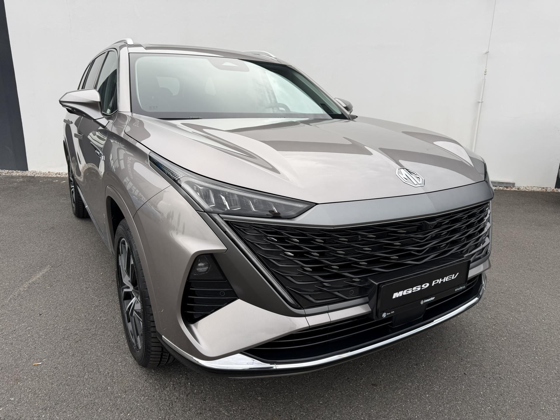 MG MGS9 PHEV, 1.5 Plug-in hybrid / 220 kW Pr