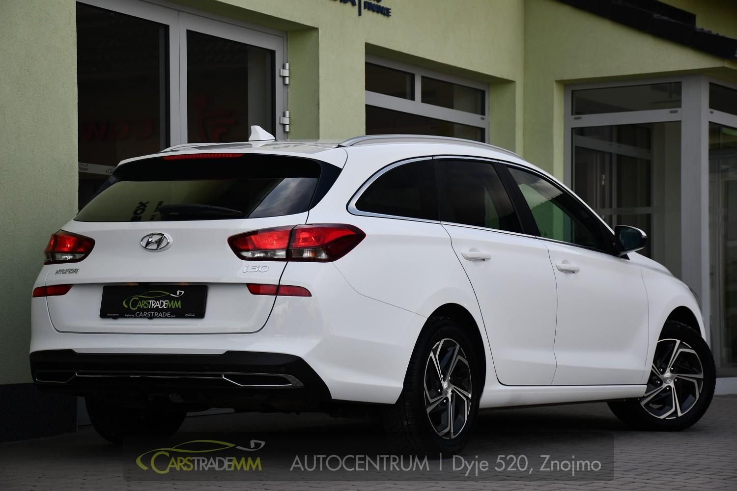 Hyundai i30, 1,6CRDi STYLE AUTOMAT - fotka 5