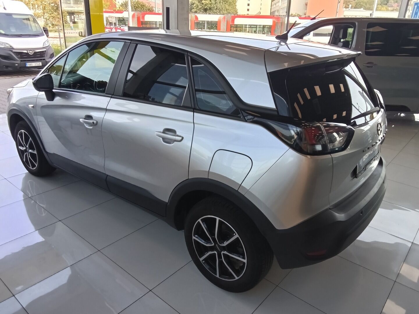 Opel Crossland, 1.2T 96KW AUT 2024 - fotka 4