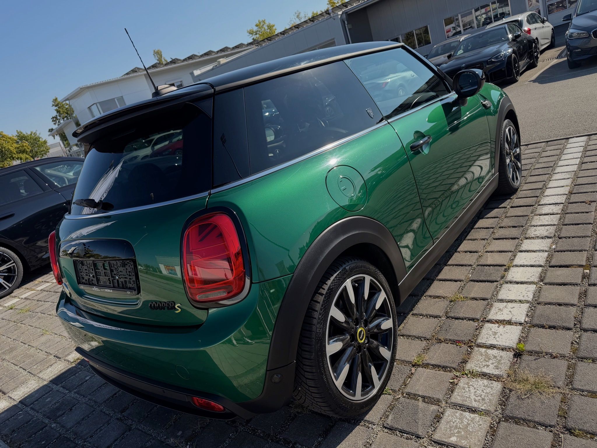 Mini Cooper, SE ACC KeyGo HuD Záruka 9/2028 - fotka 5