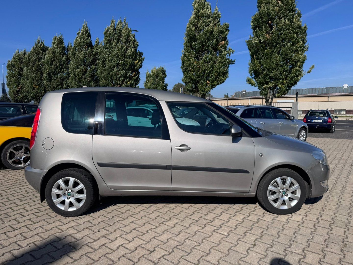 Škoda Roomster, 1,2 TSI 77 KW KILOMETRY TAŽNÉ - fotka 6