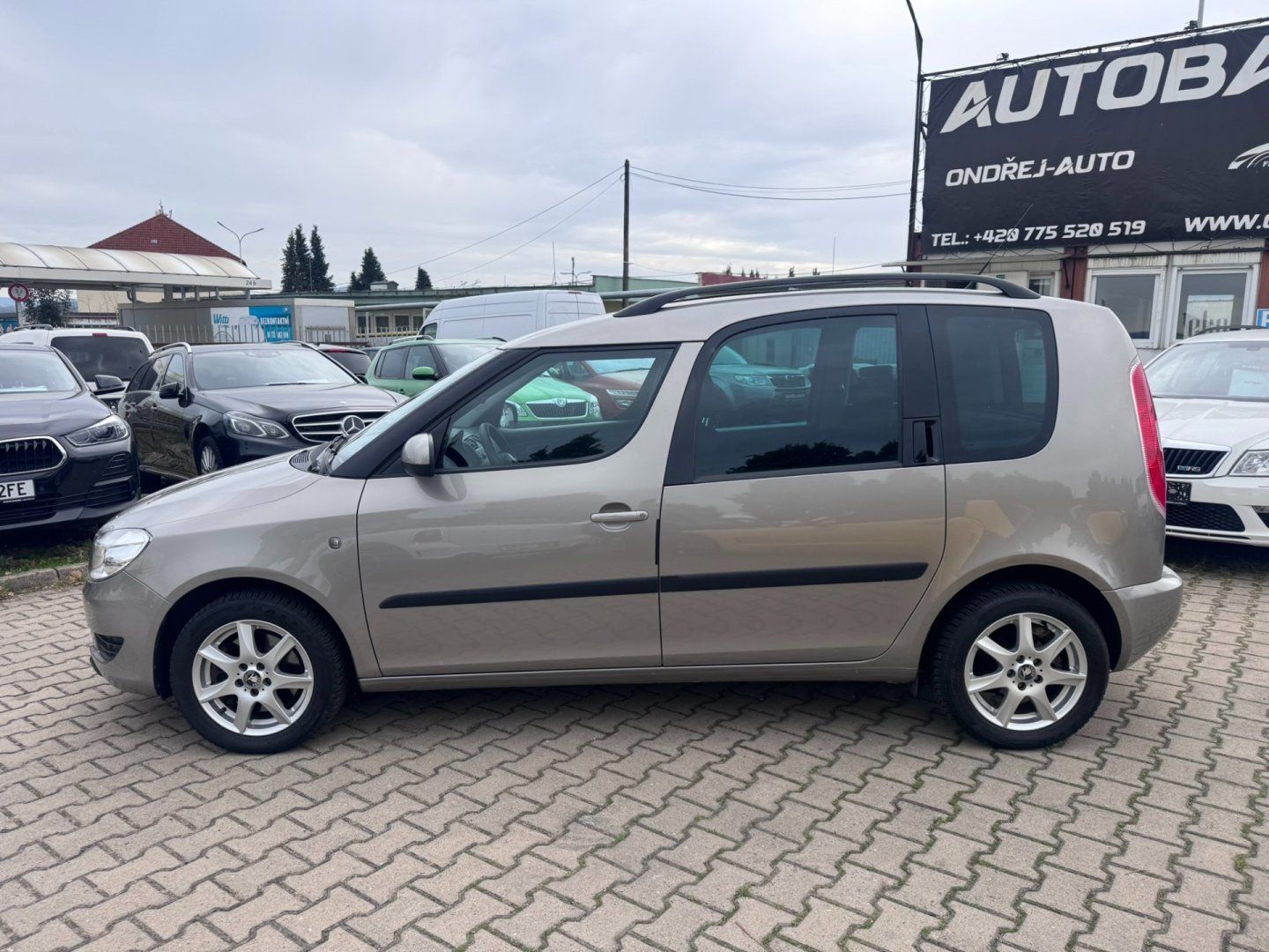 Škoda Roomster, 1,6 TDI 77 KW KILOMETRY TAŽNÉ - fotka 2