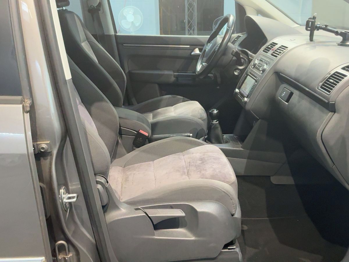 Volkswagen Touran, 2.0Tdi 103KW HIGHLINE BI-XENON - fotka 4