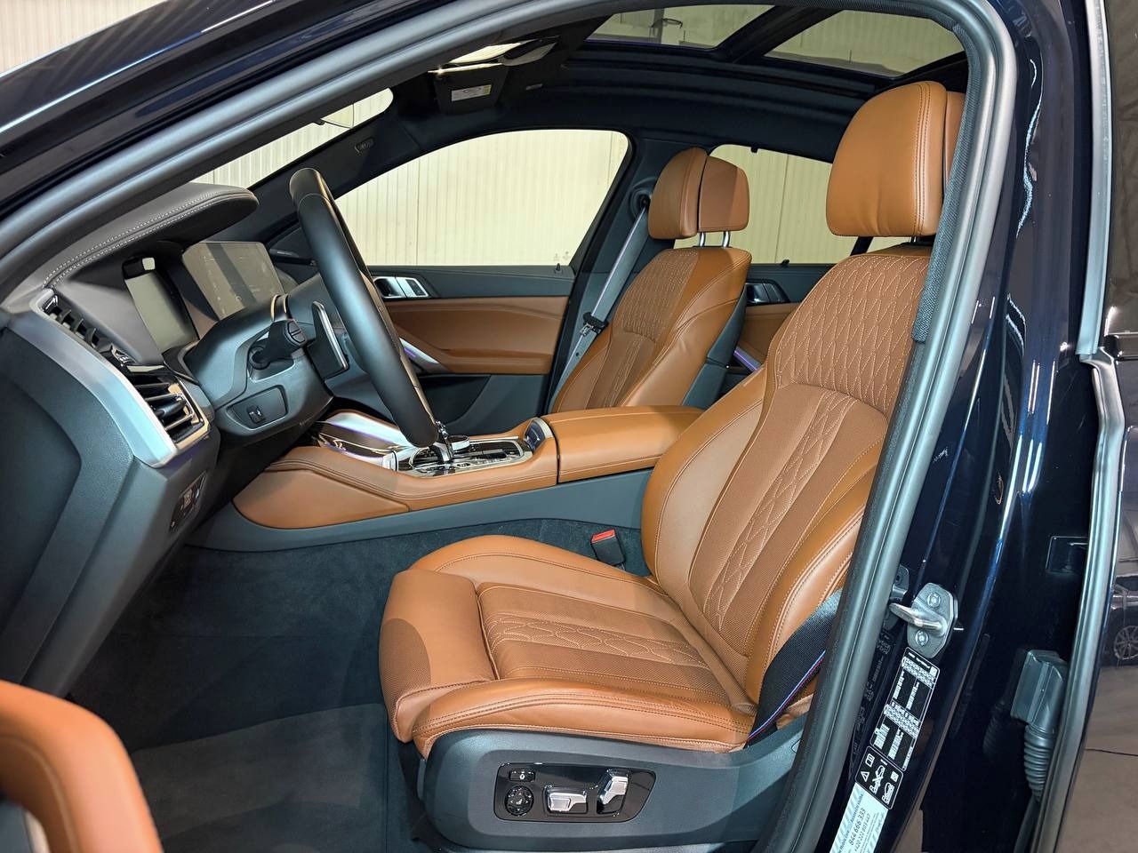 BMW X6, 40i B58 245kw,1 maj,ČR,5600 km - fotka 5