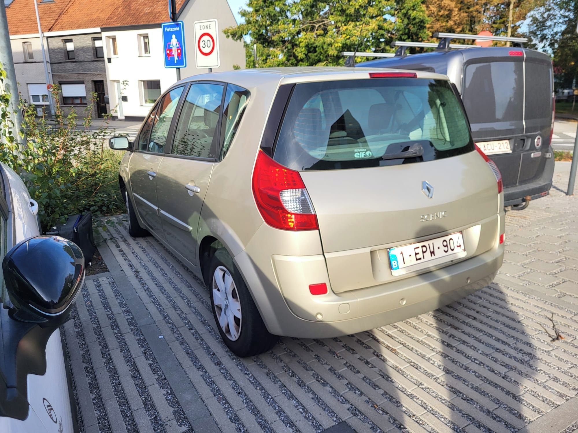 Renault Scénic, 1.6 benzin klima 1 majitel - fotka 4